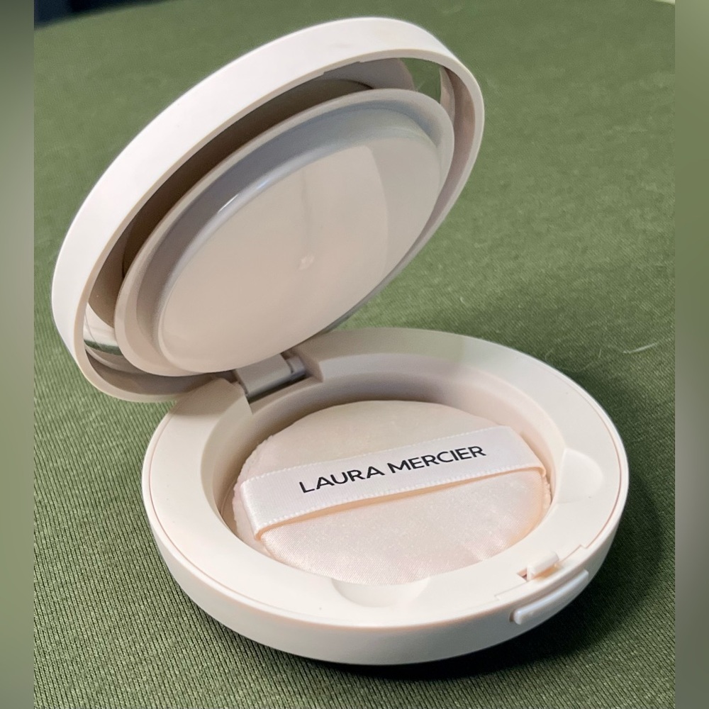 LAURA MERCIAR Translucent pressed setting powder
Brand new
In box - Picture 6 of 8